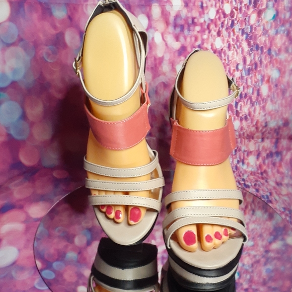 QUPID FINDER - Nude Coral Strap Black Trim Wedges - Picture 2 of 11